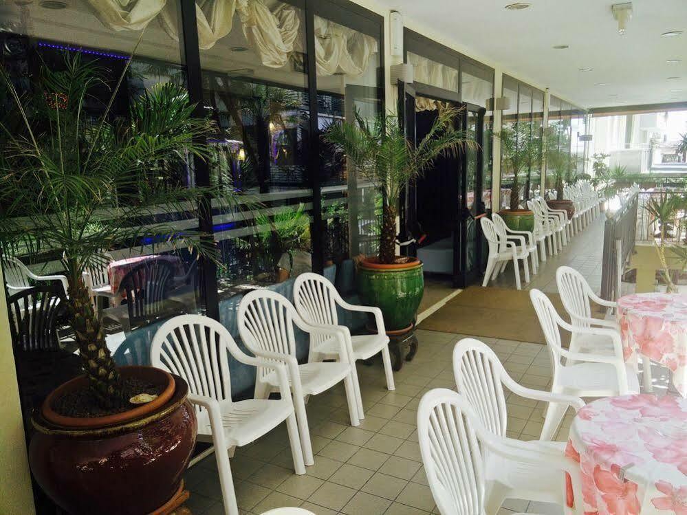 Hotel Arlino Rimini Exterior photo